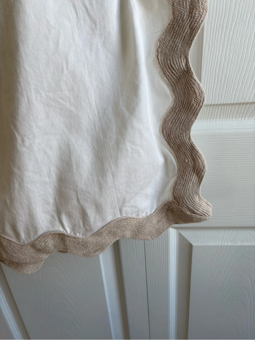 Anthropologie Embroidered Scalloped Trim Cotton Shower Curtain Taupe White